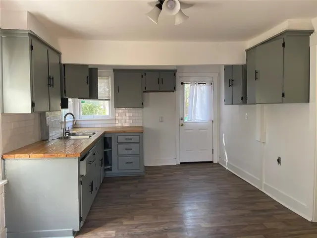 Photo 7 — 2504 SW 35th Street, Oklahoma City, OK 73119