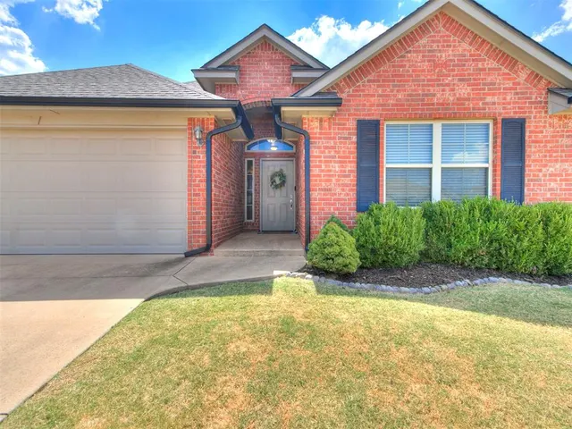 Photo 2 — 708 NW 121st Terrace, Oklahoma City, OK 73114