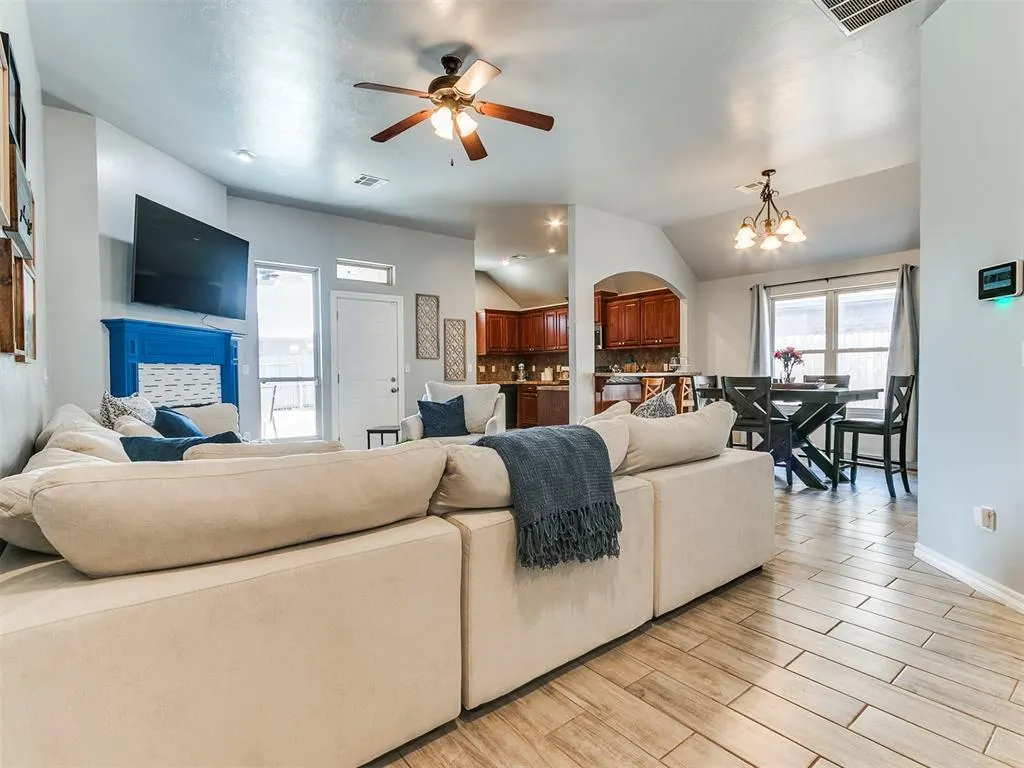 Photo 8 — 708 NW 121st Terrace, Oklahoma City, OK 73114