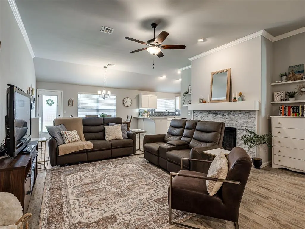 Photo 5 — 1105 Blackjack Creek Drive, Yukon, OK 73099