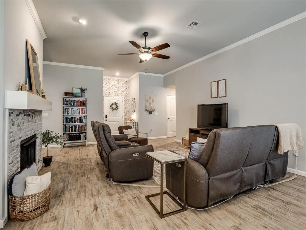 Photo 6 — 1105 Blackjack Creek Drive, Yukon, OK 73099