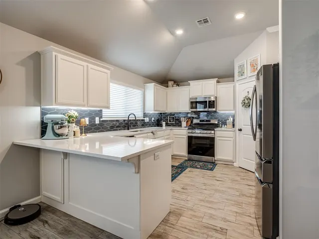 Photo 8 — 1105 Blackjack Creek Drive, Yukon, OK 73099