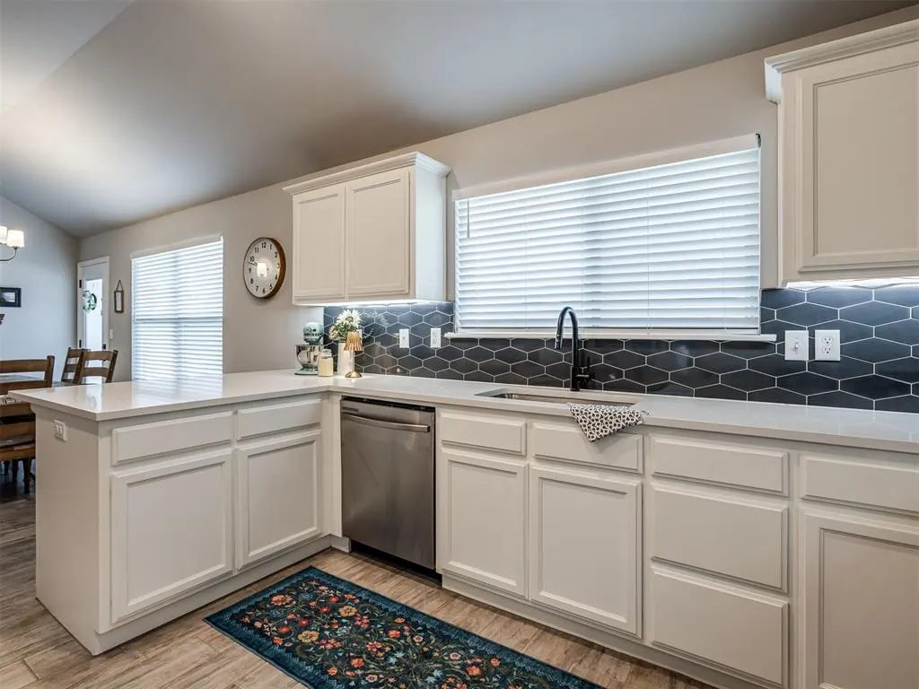 Photo 10 — 1105 Blackjack Creek Drive, Yukon, OK 73099