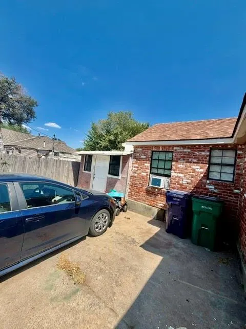 Photo 9 — 2904 S Indiana Avenue, Oklahoma City, OK 73108