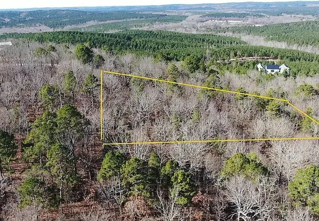 Photo 2 — 622 Woodland Bluff Trail, Broken Bow, OK 74728