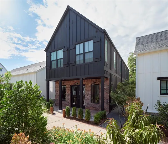 Photo 2 — 225 W 1st Street 128, Edmond, OK 73003