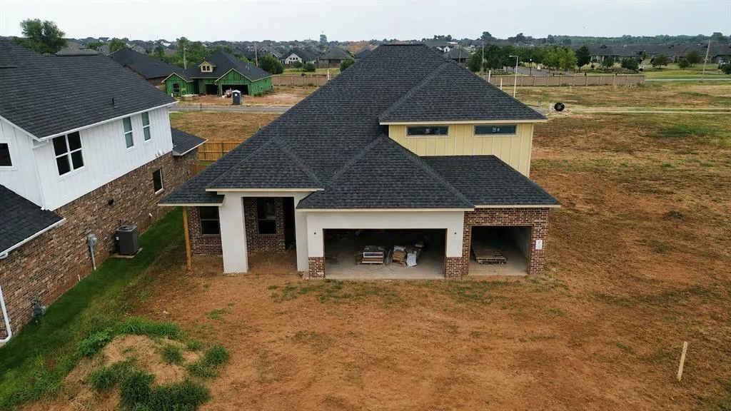 Photo 2 — 16112 Navarra Way, Oklahoma City, OK 73170