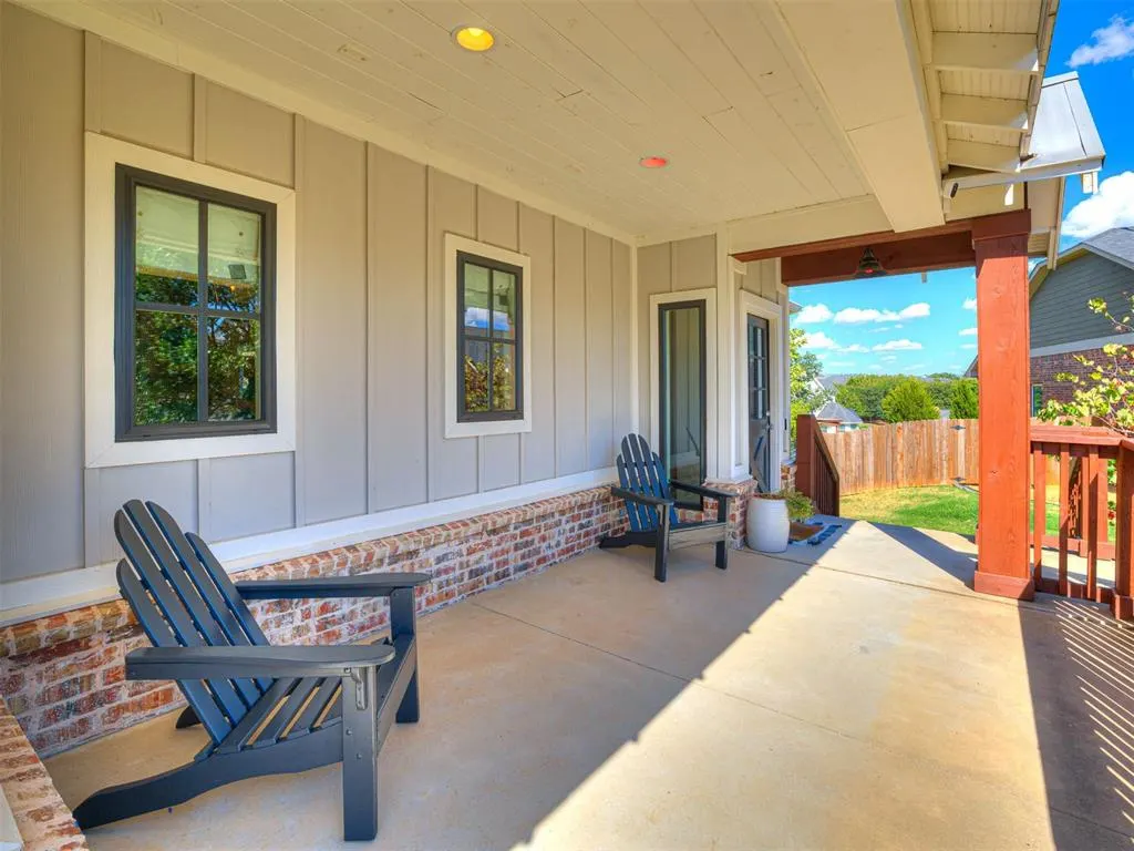 Photo 3 — 3325 Clock Tower Circle, Edmond, OK 73034