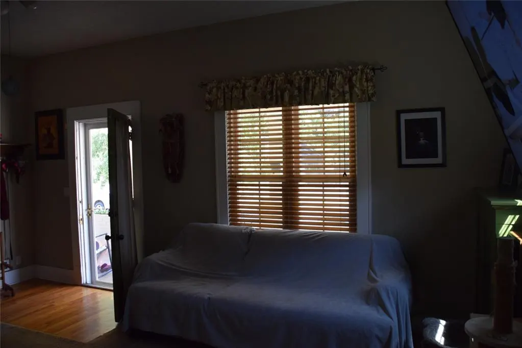 Photo 8 — 404 S 9th Street, Clinton, OK 73601