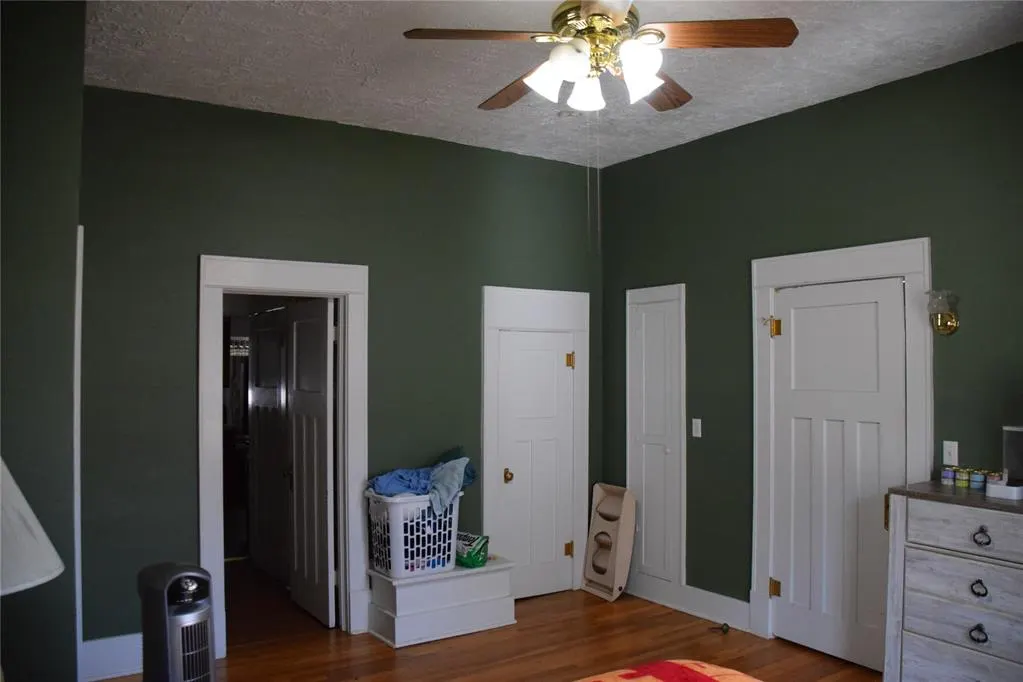 Photo 23 — 404 S 9th Street, Clinton, OK 73601
