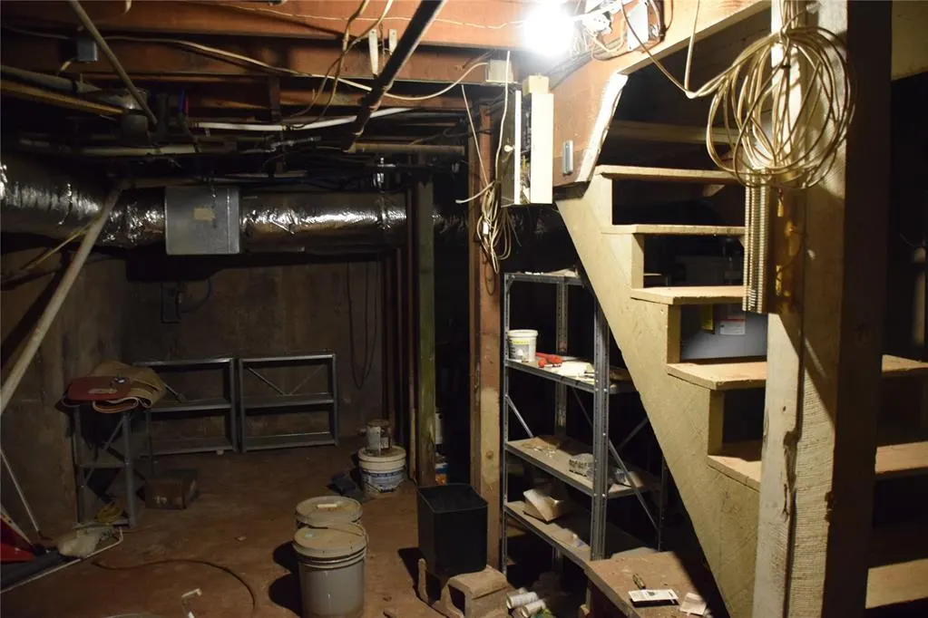 Photo 39 — 404 S 9th Street, Clinton, OK 73601