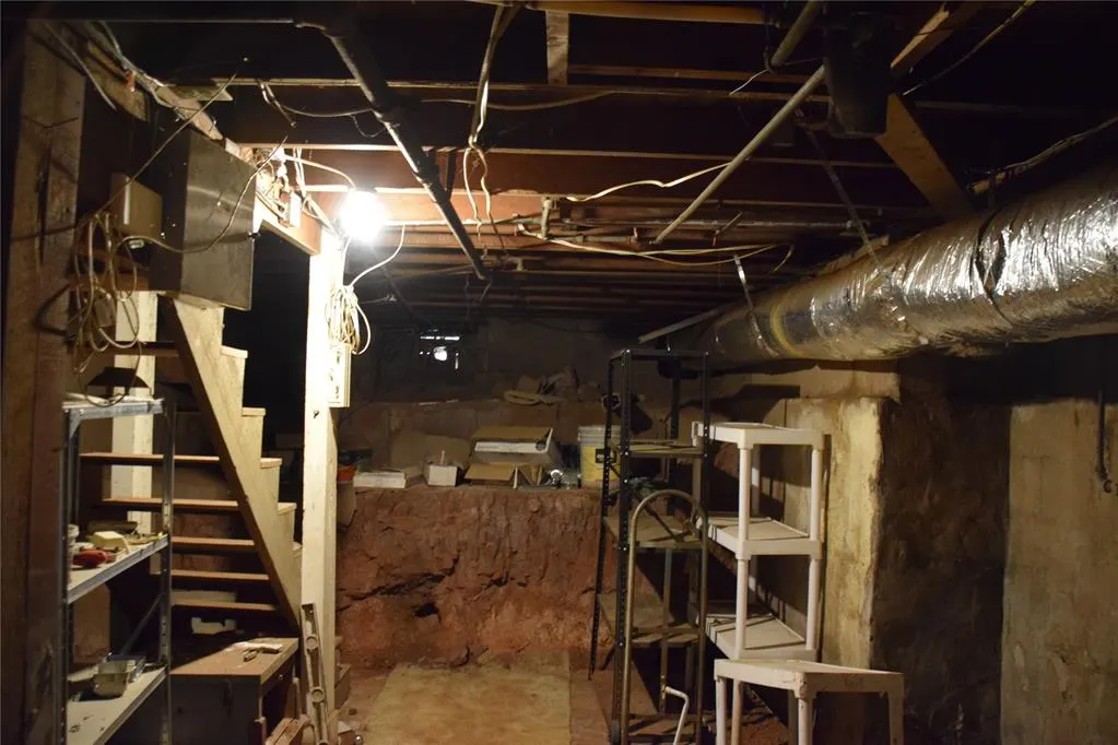 Photo 40 — 404 S 9th Street, Clinton, OK 73601