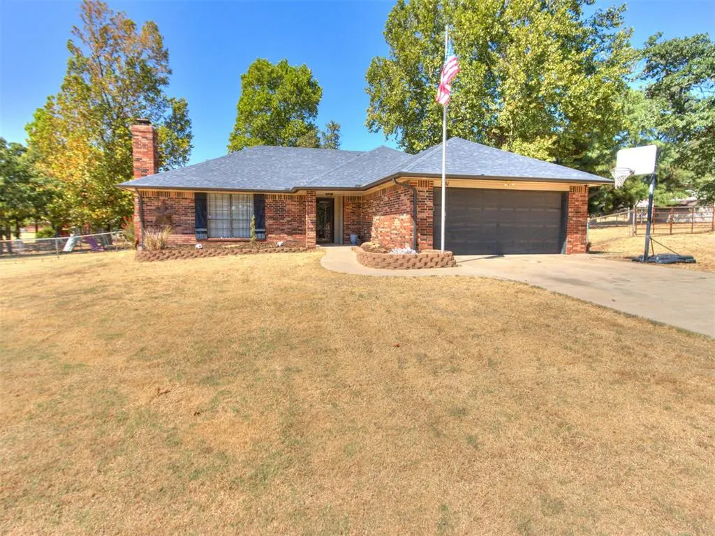 Photo 3 — 251 S Carolyn Drive, Choctaw, OK 73020