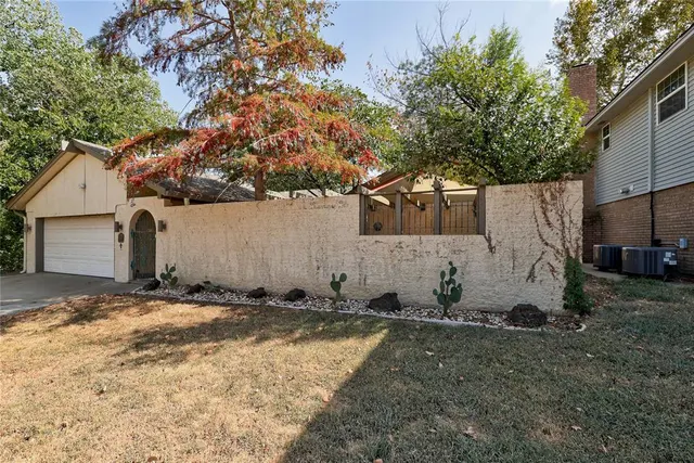 Photo 4 — 6300 Sunnybridge Court, Oklahoma City, OK 73132