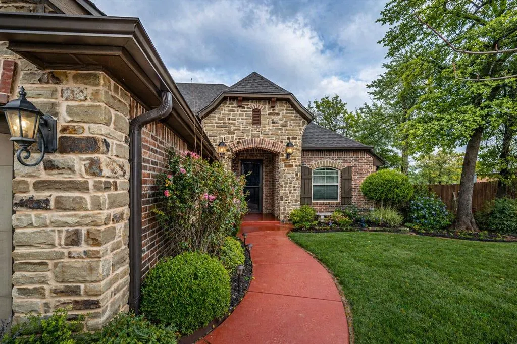 Photo 2 — 1832 Buckskin Court, Blanchard, OK 73010