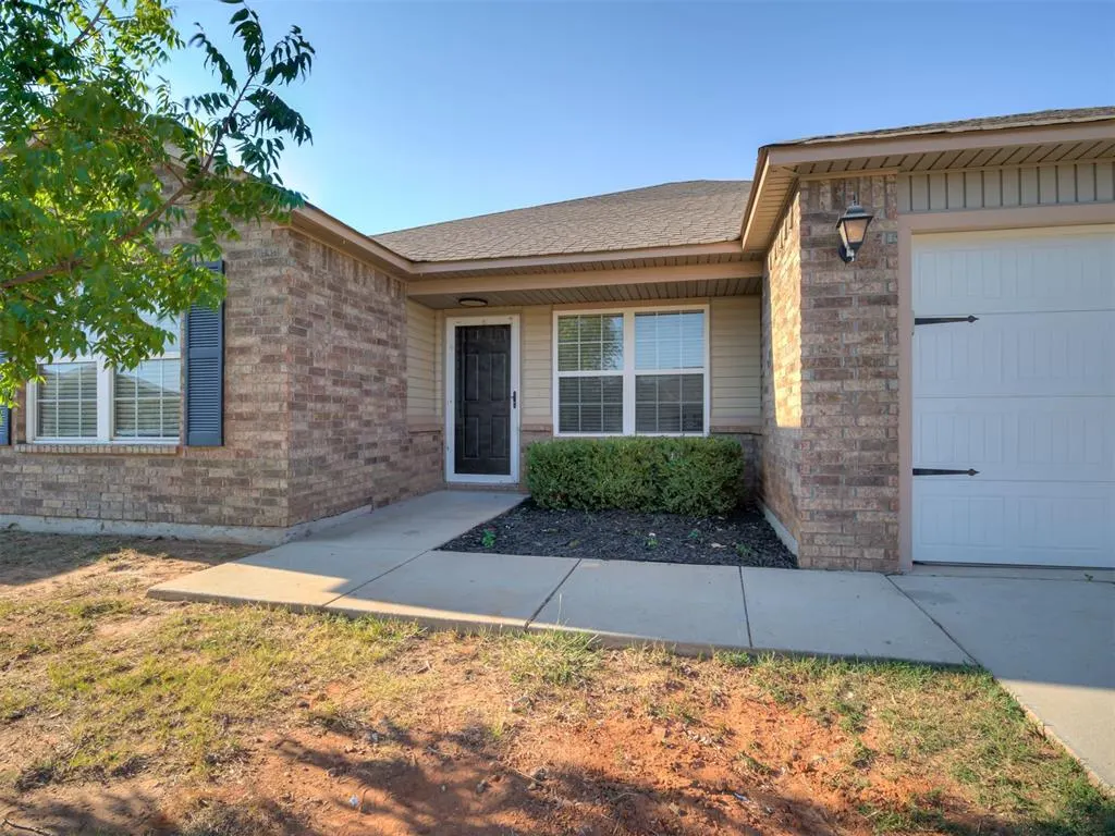 Photo 2 — 11440 SW 25th Street, Yukon, OK 73099