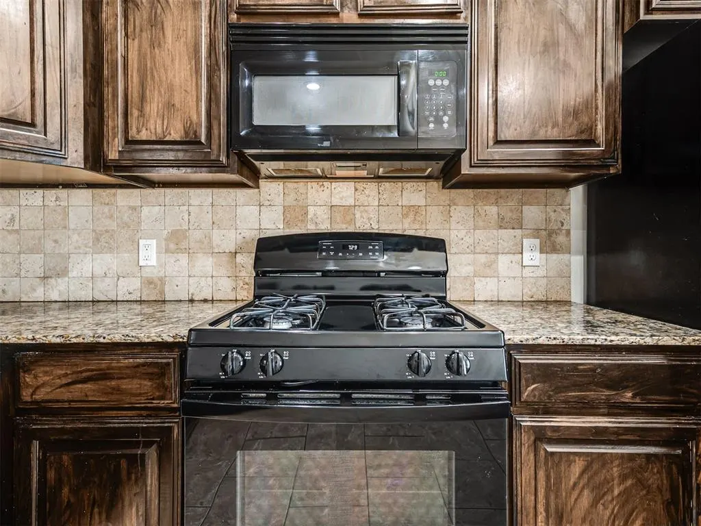 Photo 13 — 11440 SW 25th Street, Yukon, OK 73099