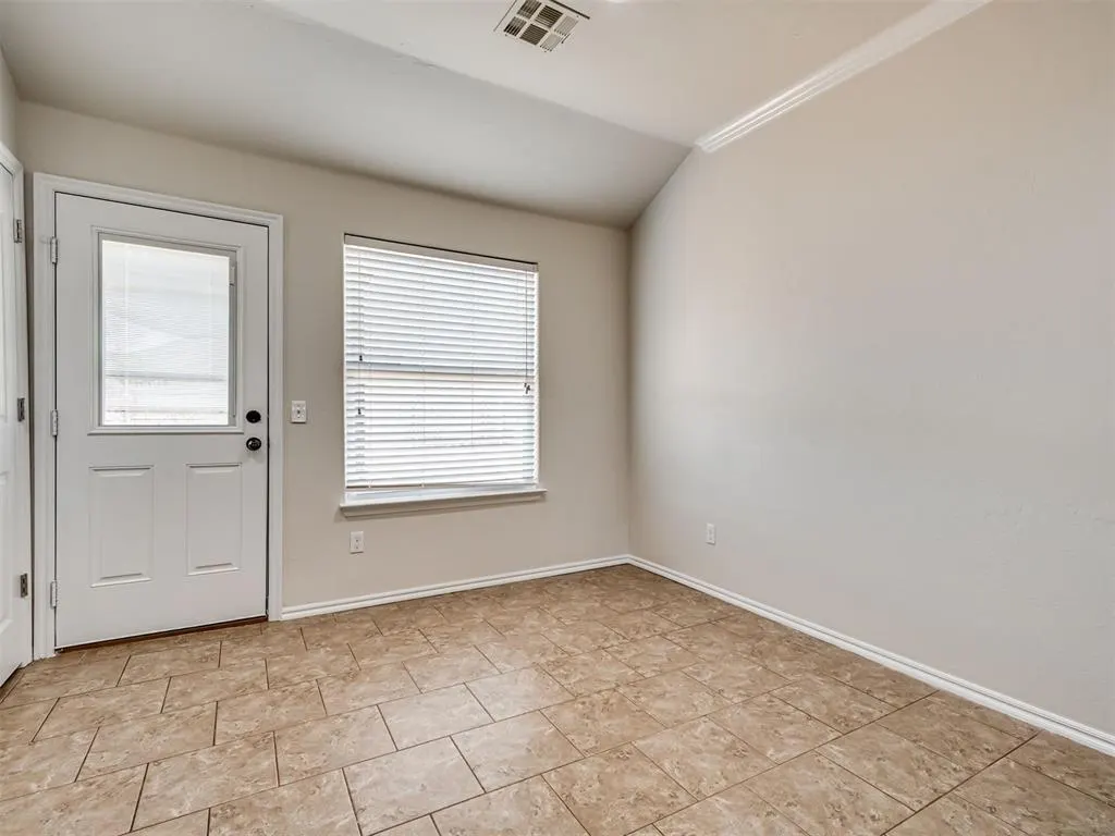 Photo 14 — 11440 SW 25th Street, Yukon, OK 73099