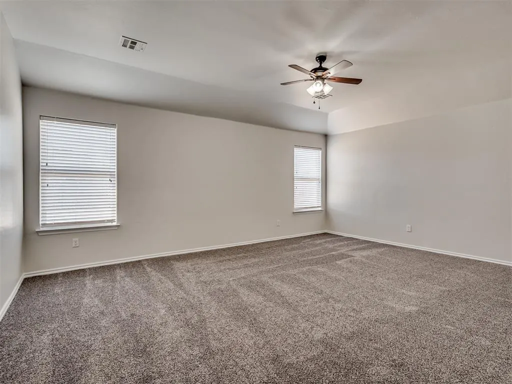 Photo 16 — 11440 SW 25th Street, Yukon, OK 73099