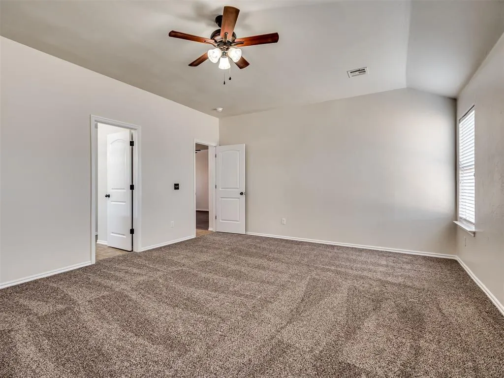 Photo 18 — 11440 SW 25th Street, Yukon, OK 73099