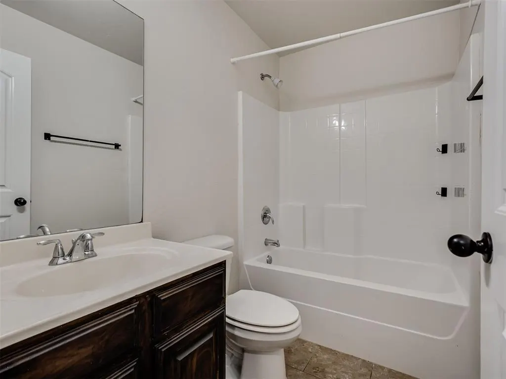 Photo 28 — 11440 SW 25th Street, Yukon, OK 73099