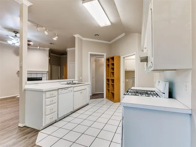 Photo 5 — 400 W 10th Street, Edmond, OK 73003