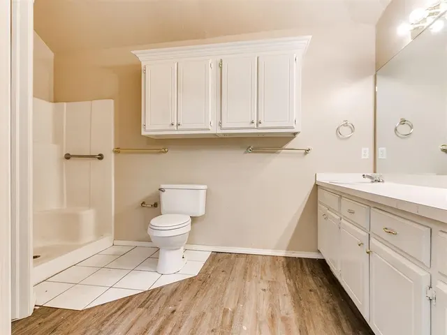 Photo 7 — 400 W 10th Street, Edmond, OK 73003