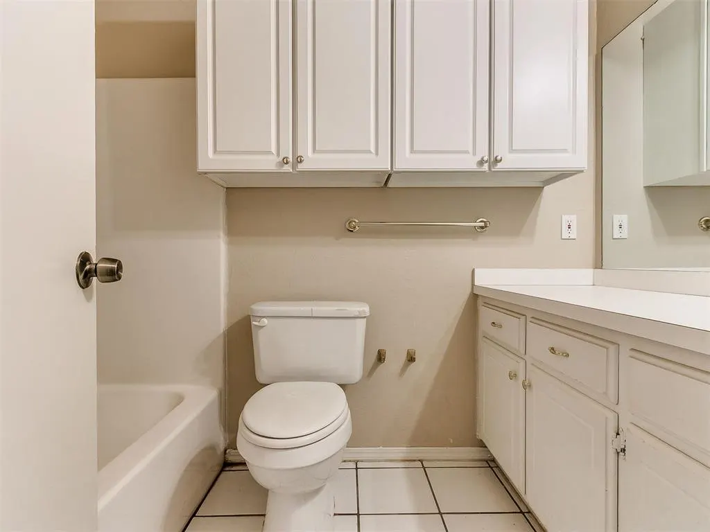 Photo 10 — 400 W 10th Street, Edmond, OK 73003