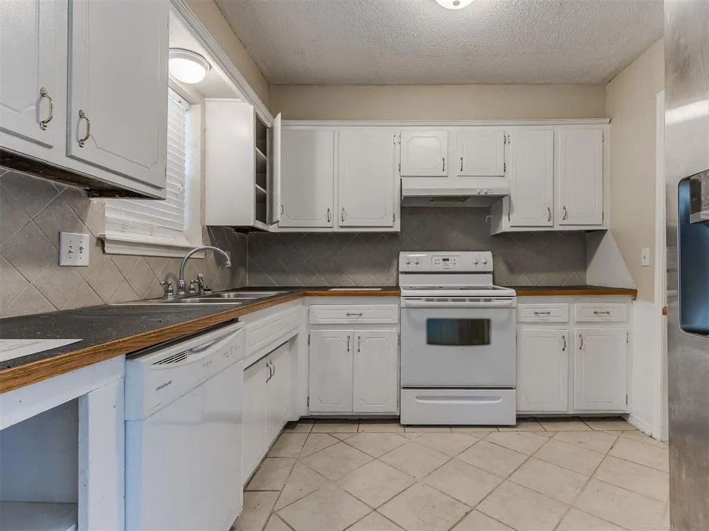 Photo 5 — 644 Howard Court, Edmond, OK 73003