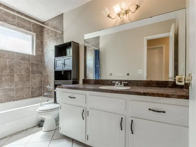 Photo 7 — 644 Howard Court, Edmond, OK 73003