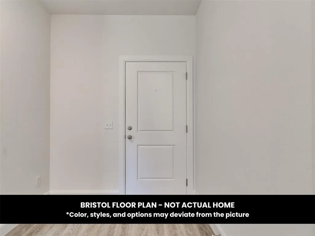 Photo 3 — 1108 E Jackrabbit Lane, Mustang, OK 73064