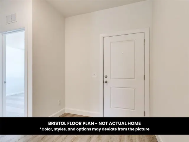Photo 4 — 1108 E Jackrabbit Lane, Mustang, OK 73064