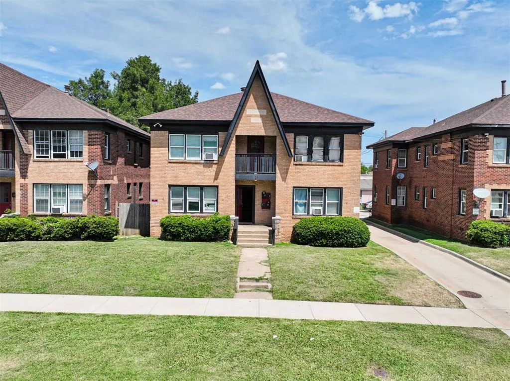 Photo 2 — 521 SW 24th Street, Oklahoma City, OK 73109