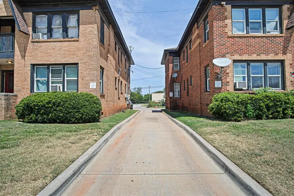 Photo 7 — 521 SW 24th Street, Oklahoma City, OK 73109