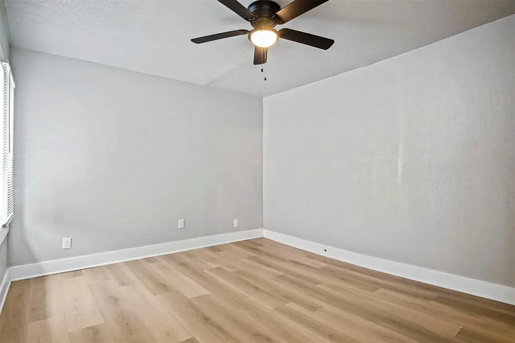 Photo 9 — 521 SW 24th Street, Oklahoma City, OK 73109