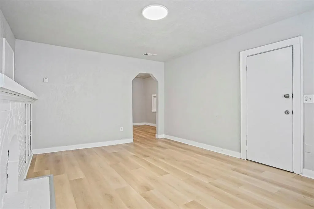 Photo 15 — 521 SW 24th Street, Oklahoma City, OK 73109