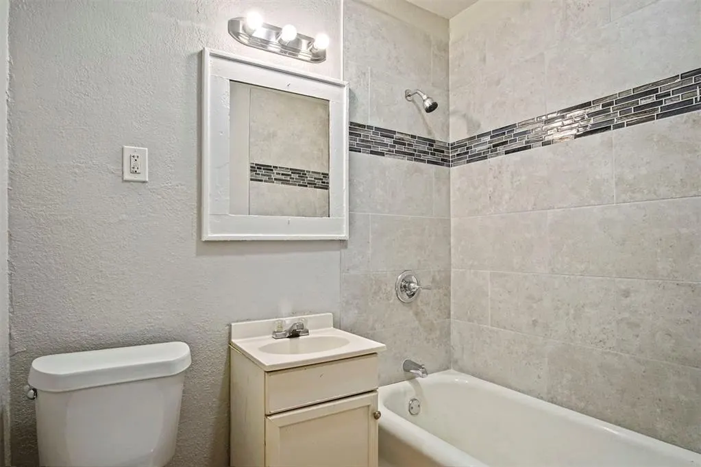 Photo 37 — 521 SW 24th Street, Oklahoma City, OK 73109