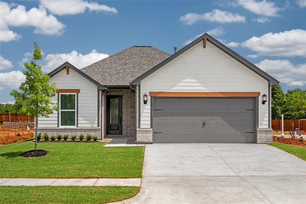 Front exterior — 3101 Evyn Boulevard, Yukon, OK 73099