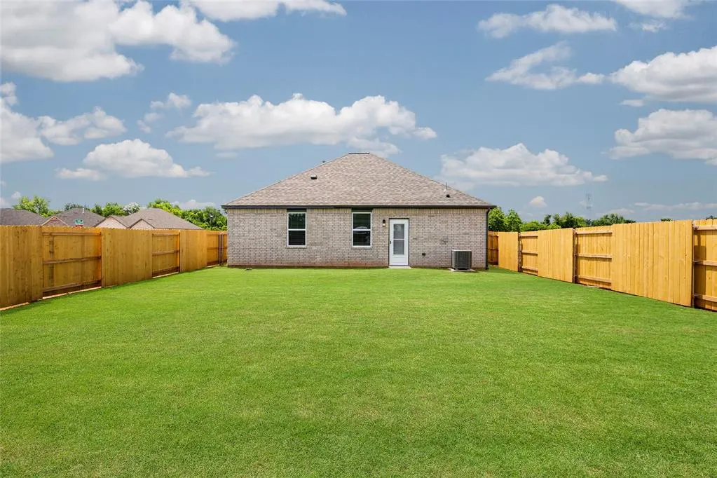 Photo 13 — 3101 Evyn Boulevard, Yukon, OK 73099