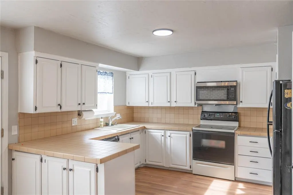Photo 12 — 3326 Rock Creek Way, Oklahoma City, OK 73120