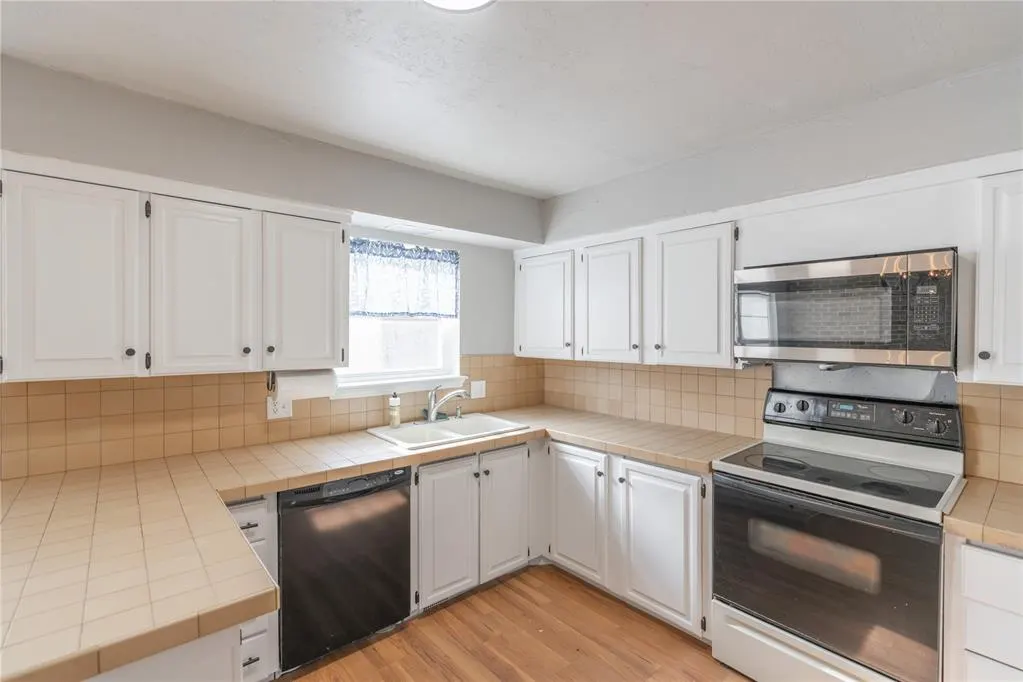 Photo 13 — 3326 Rock Creek Way, Oklahoma City, OK 73120