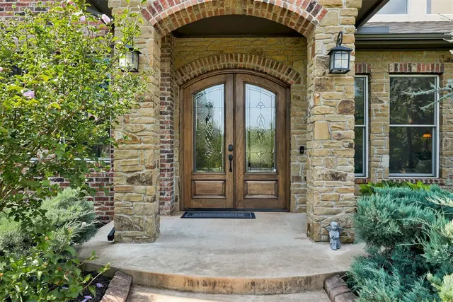 Photo 2 — 1020 Ascot, Edmond, OK 73034