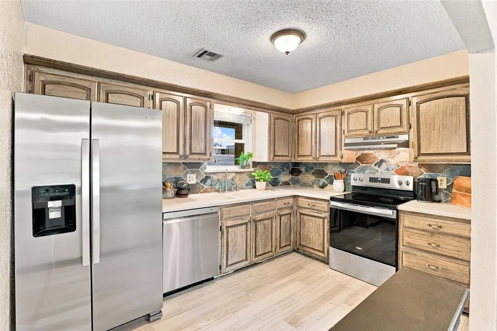Photo 5 — 602 Annawood Drive, Yukon, OK 73099