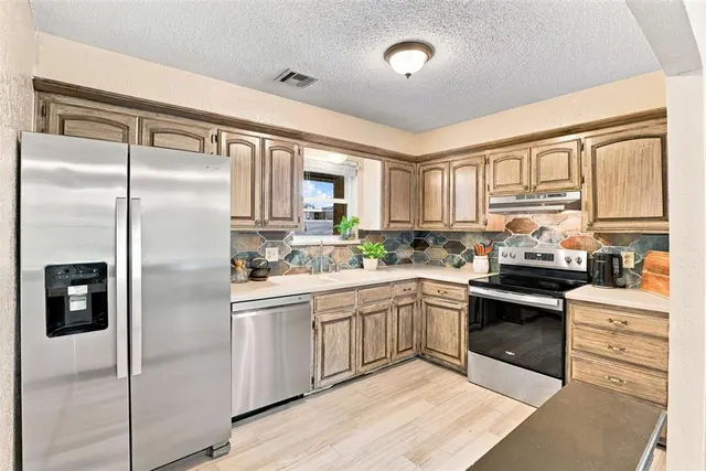 Photo 5 — 602 Annawood Drive, Yukon, OK 73099