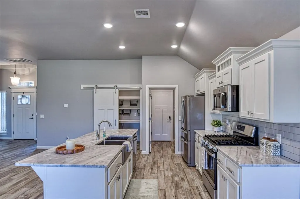 Photo 9 — 8913 SW 42nd Street, Oklahoma City, OK 73179