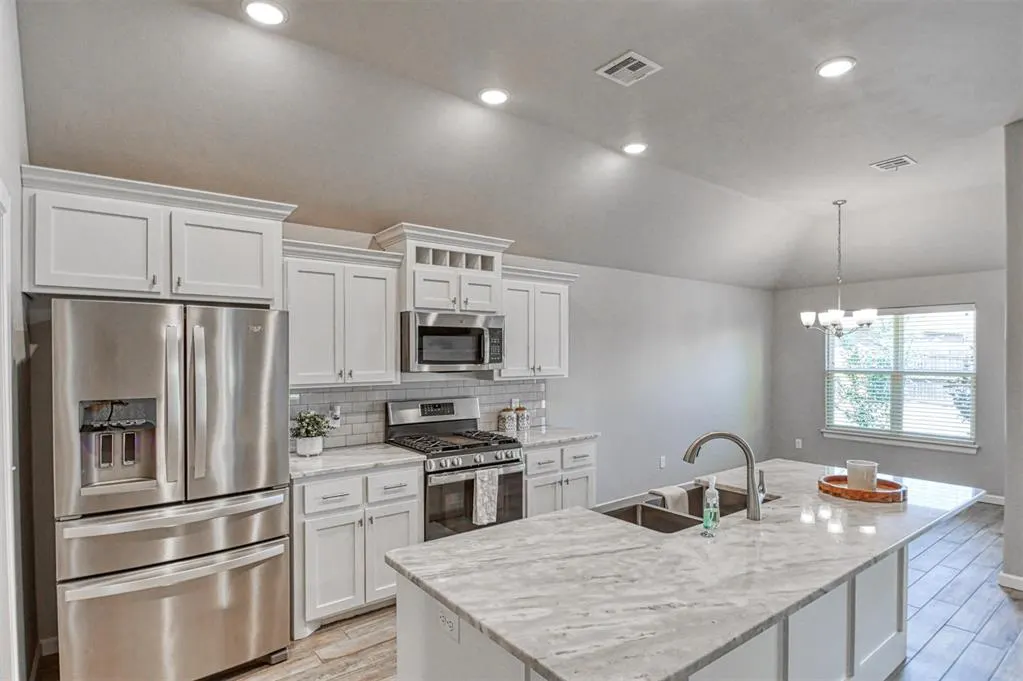 Photo 13 — 8913 SW 42nd Street, Oklahoma City, OK 73179