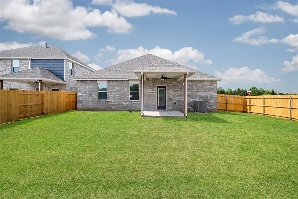 Photo 9 — 12017 SW 30 Street, Yukon, OK 73099