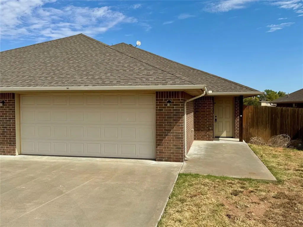 Front exterior — 1607 E Lawter Road, Weatherford, OK 73096