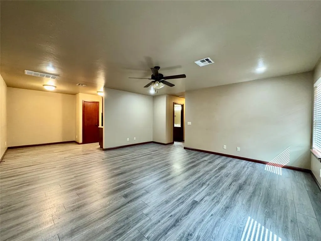 Photo 2 — 1607 E Lawter Road, Weatherford, OK 73096
