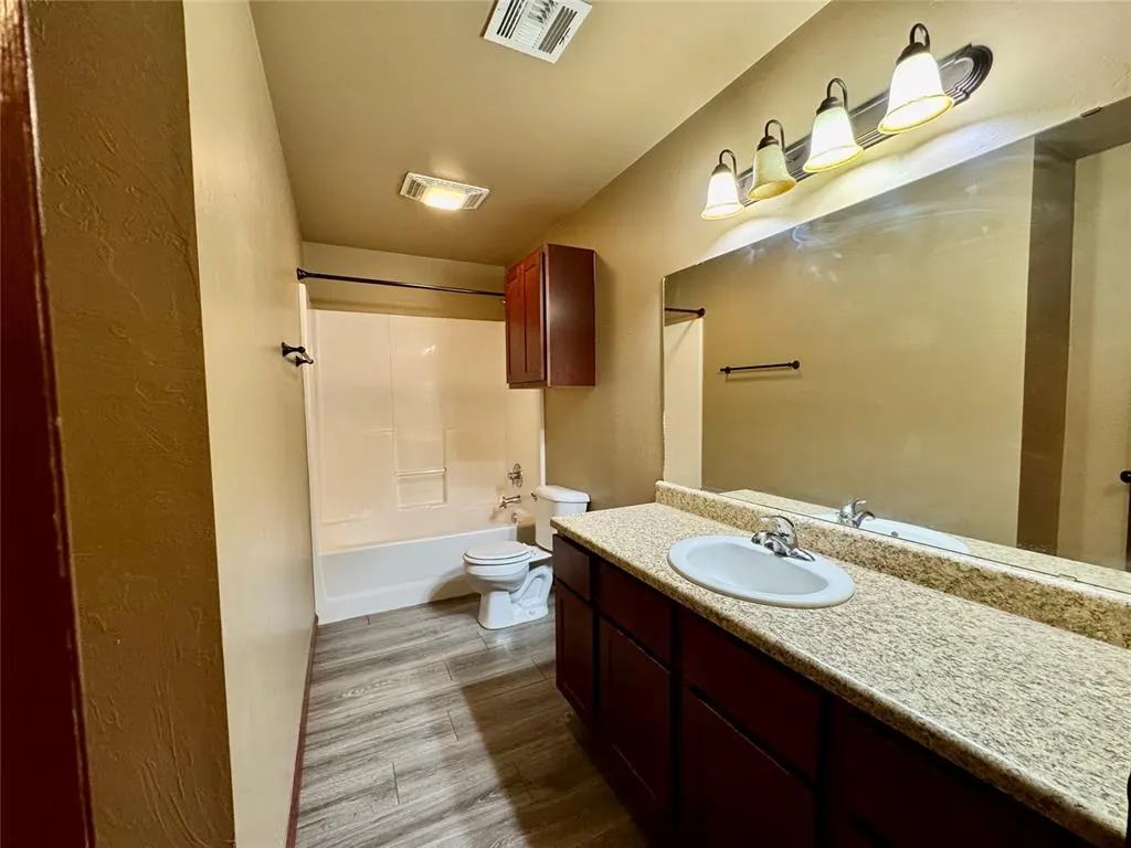 Photo 4 — 1607 E Lawter Road, Weatherford, OK 73096